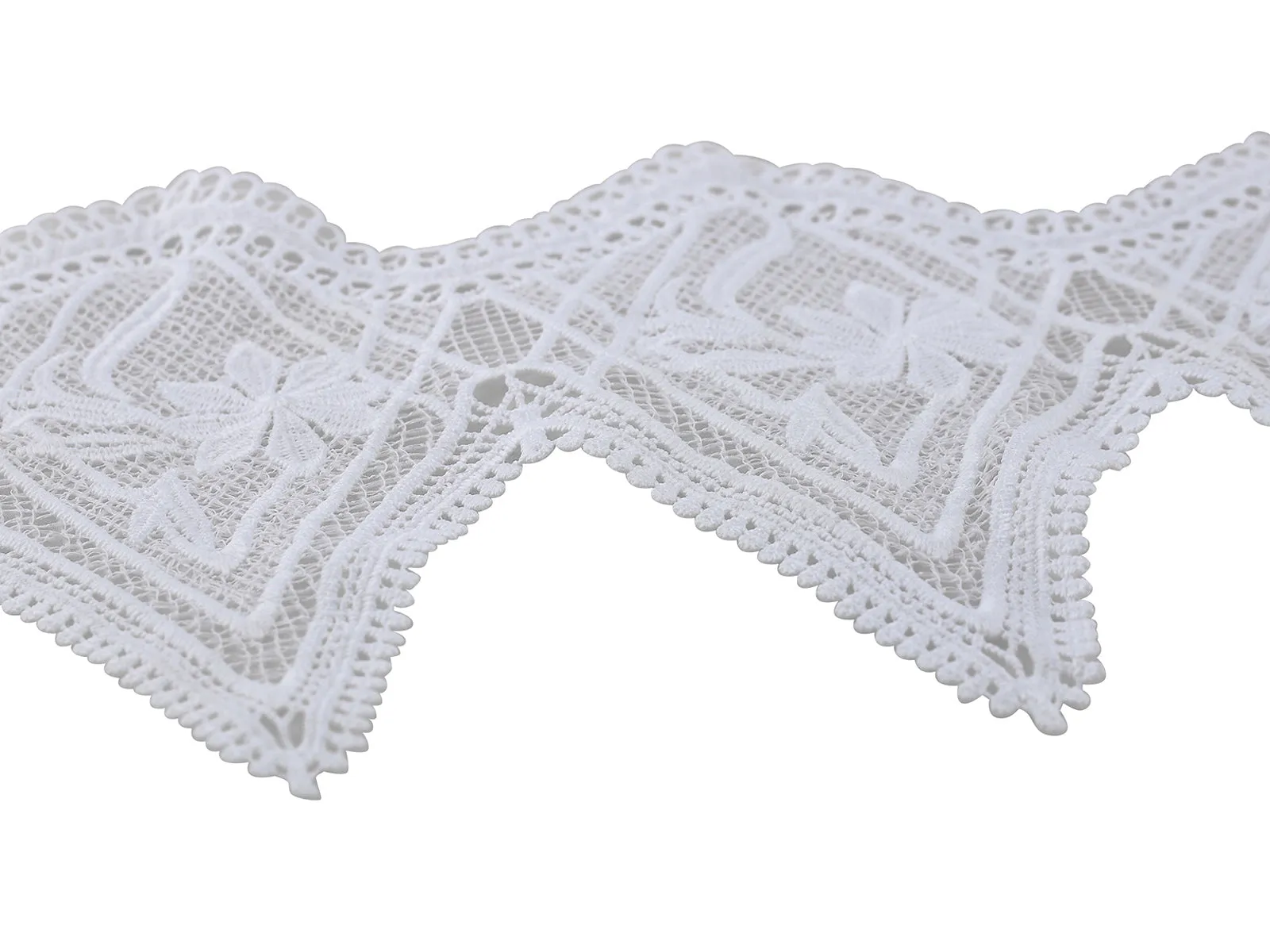 Beautiful Embroidered Broad White Guipure Lace Trim