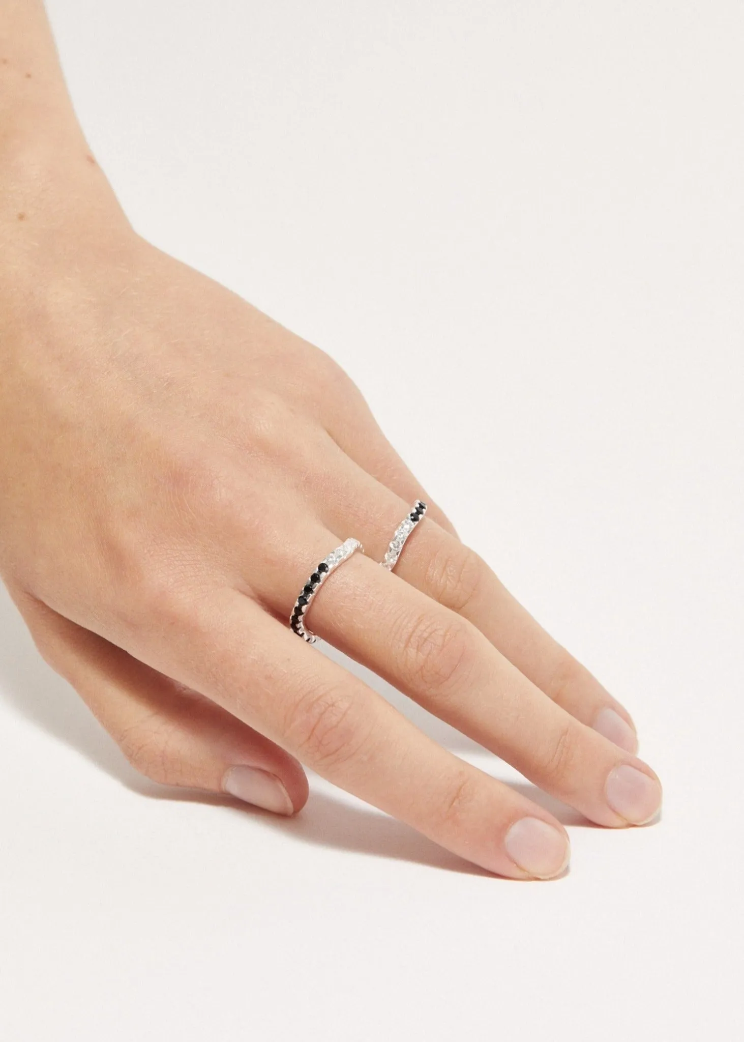 Distorted Organic Ring Midi | Black and White