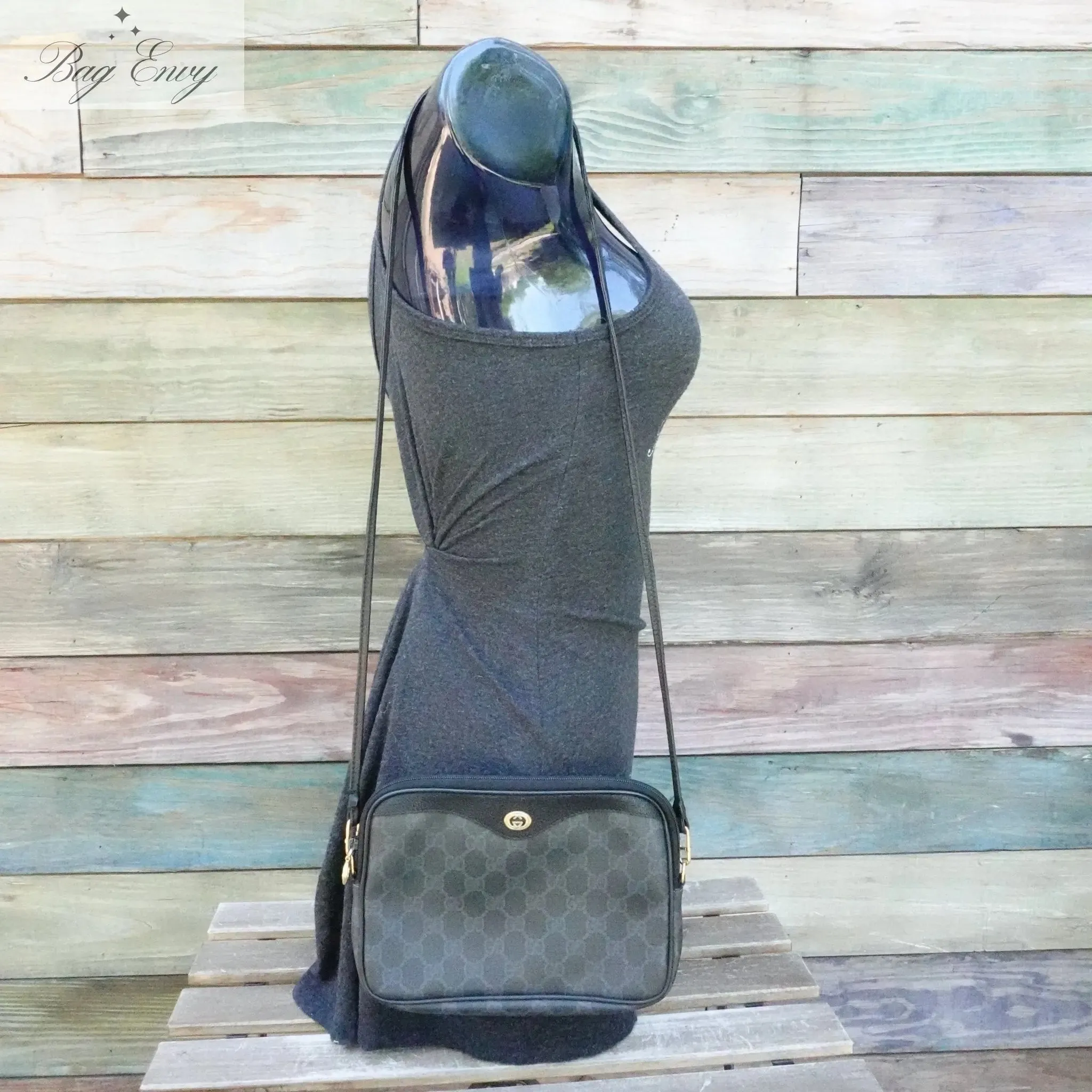 GUCCI GG Supreme Coated Canvas Crossbody Bag