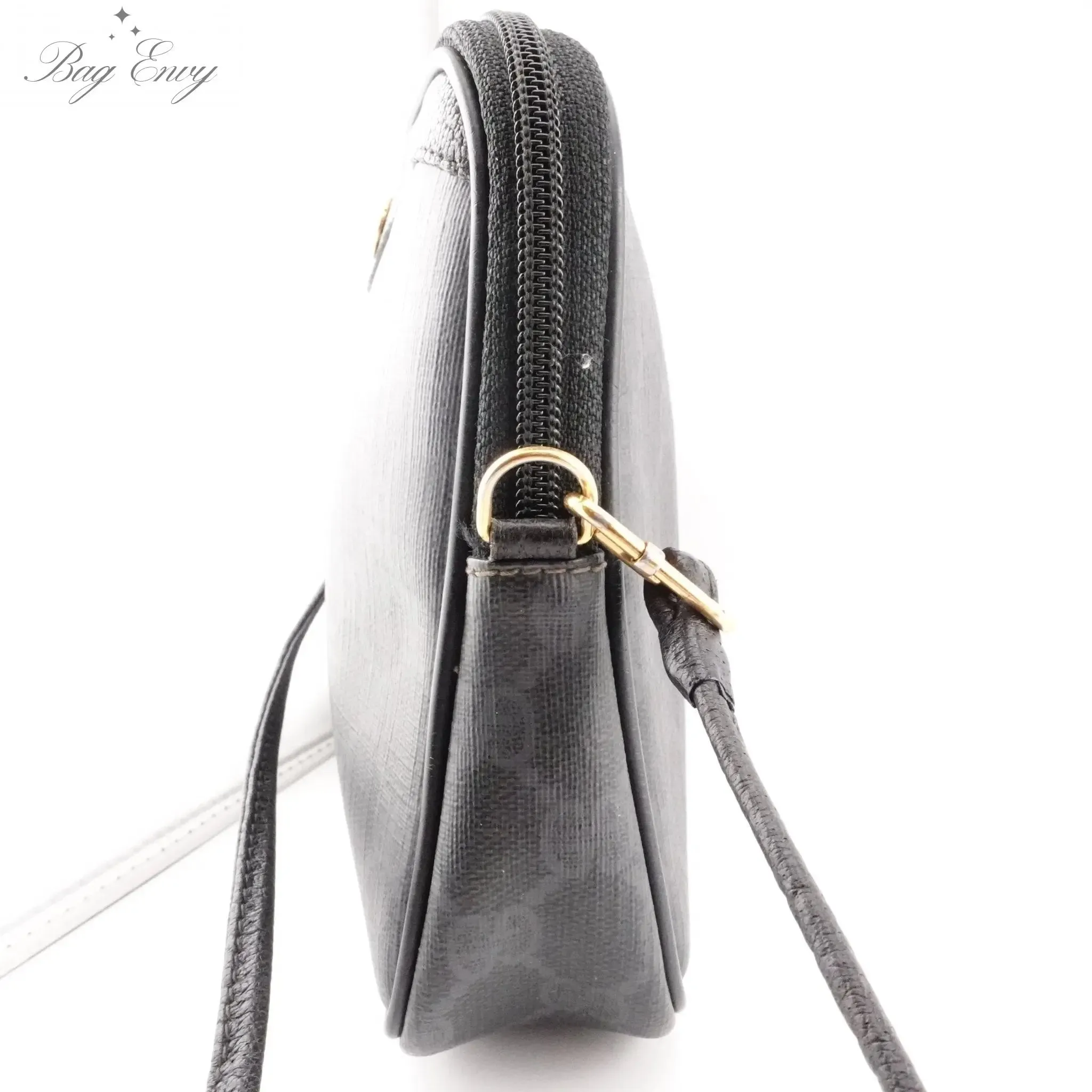 GUCCI GG Supreme Coated Canvas Crossbody Bag