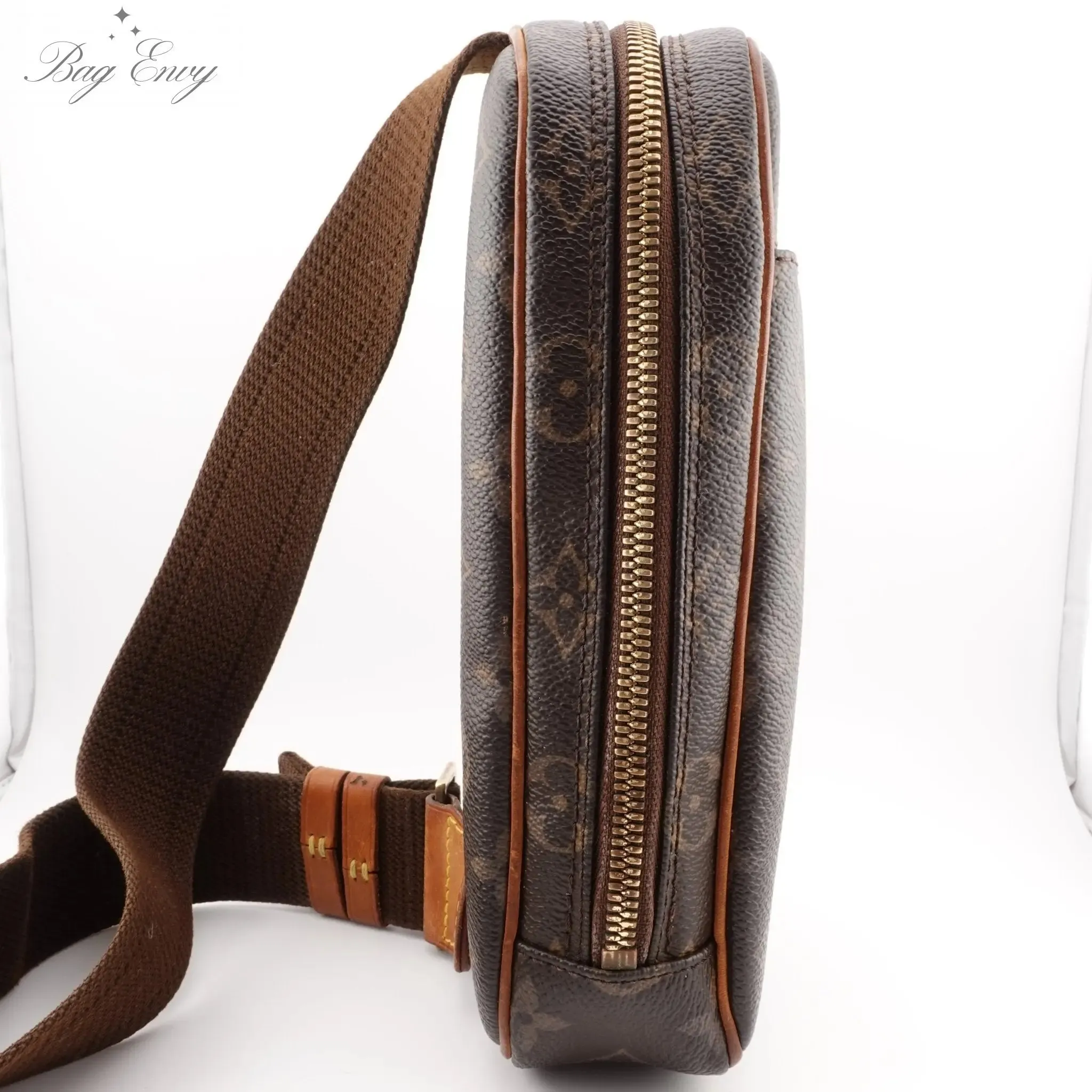 LOUIS VUITTON Monogram Pochette Gange