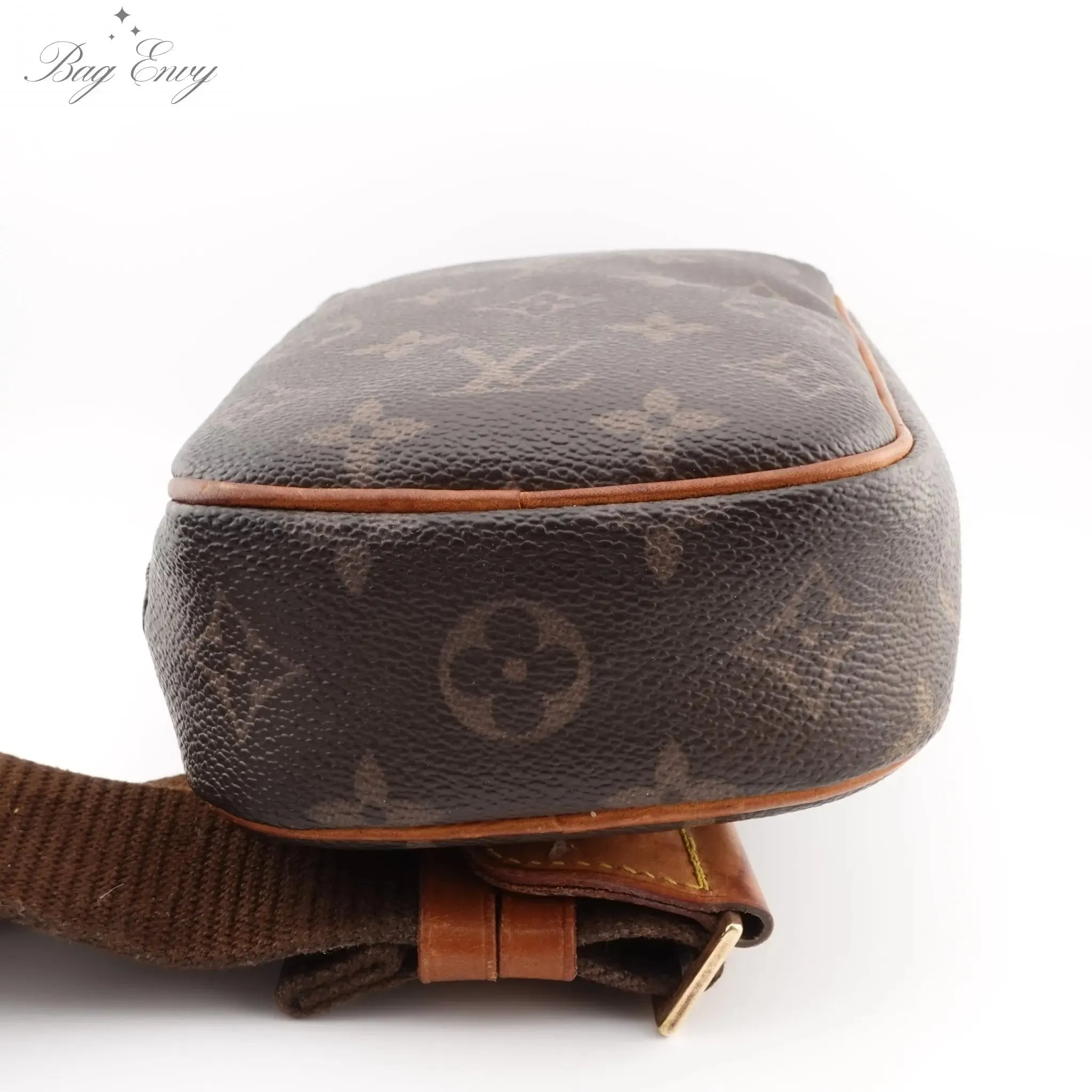 LOUIS VUITTON Monogram Pochette Gange