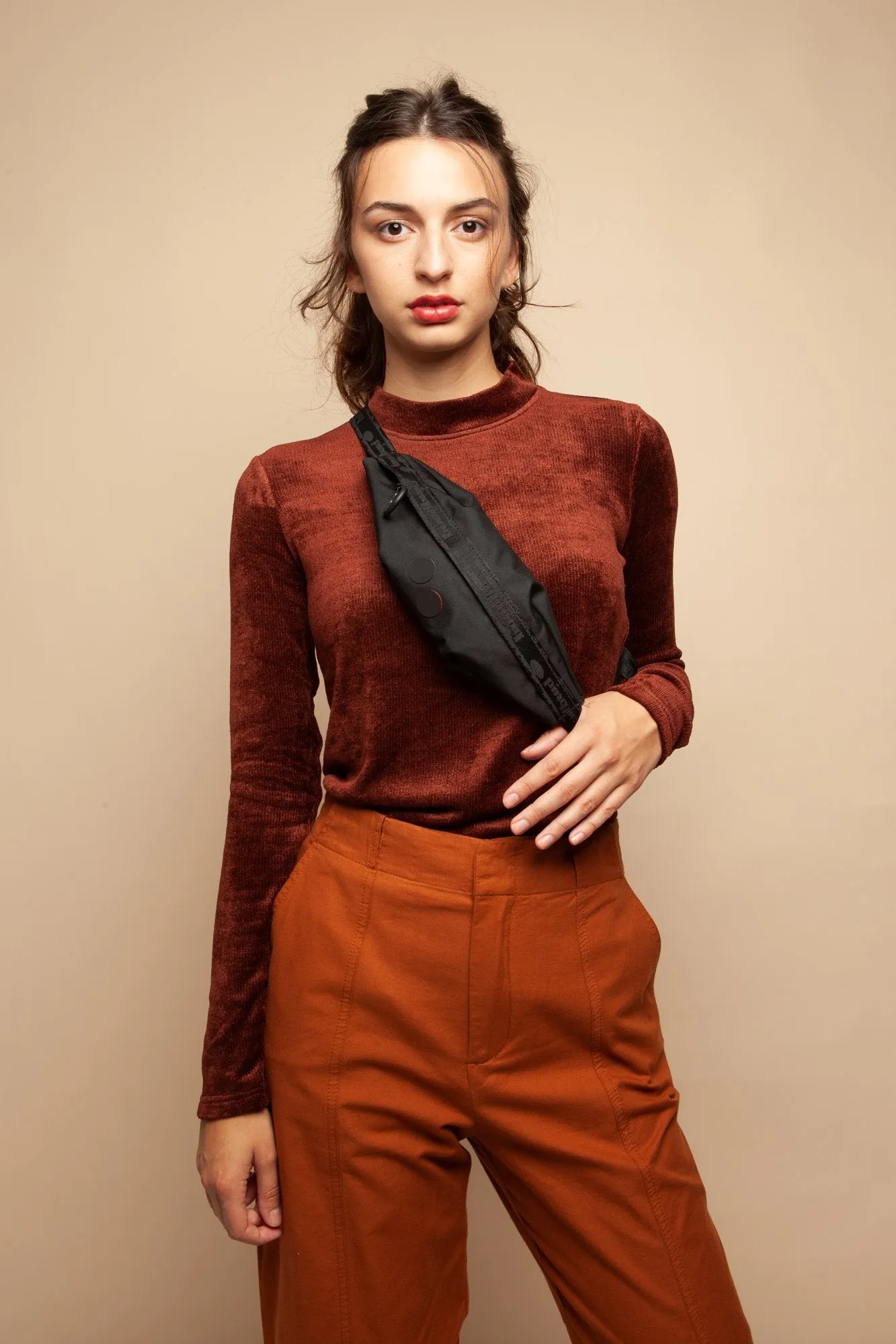 nik bum bag rooted black <br> by pinqponq