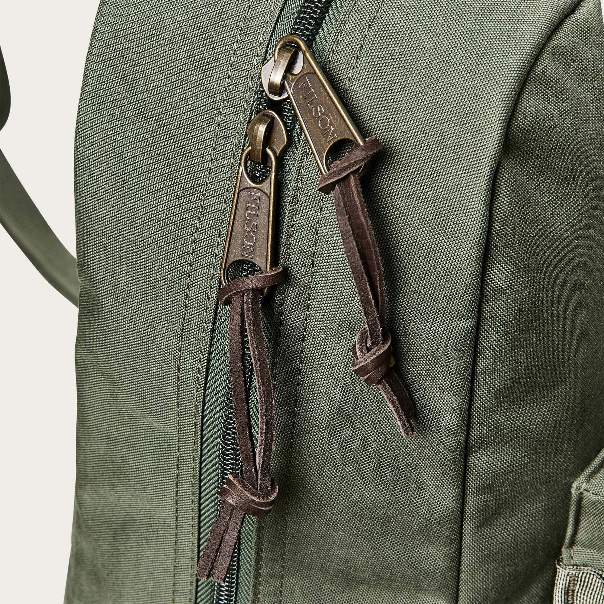 SURVEYOR 25L BACKPACK