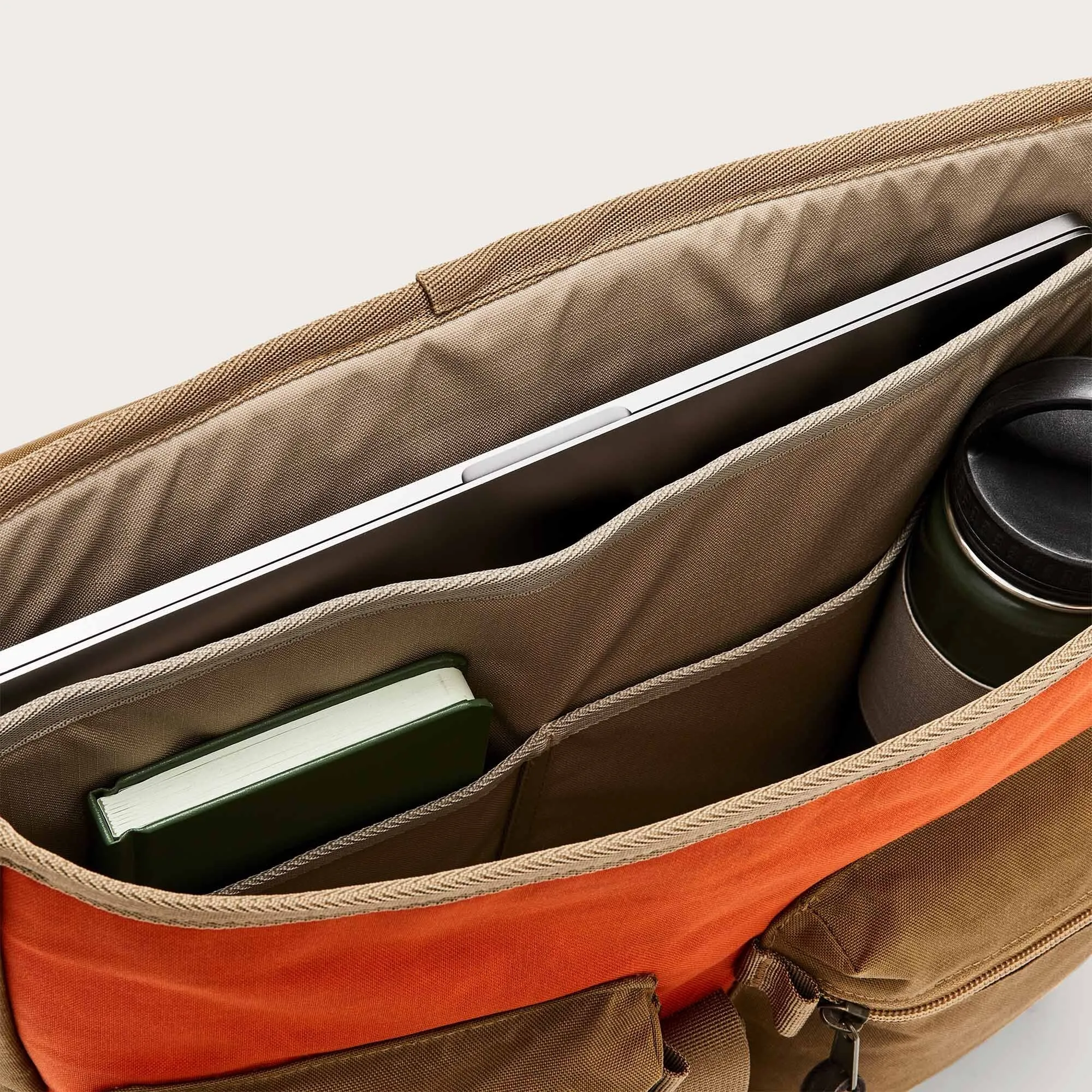 SURVEYOR MESSENGER BAG