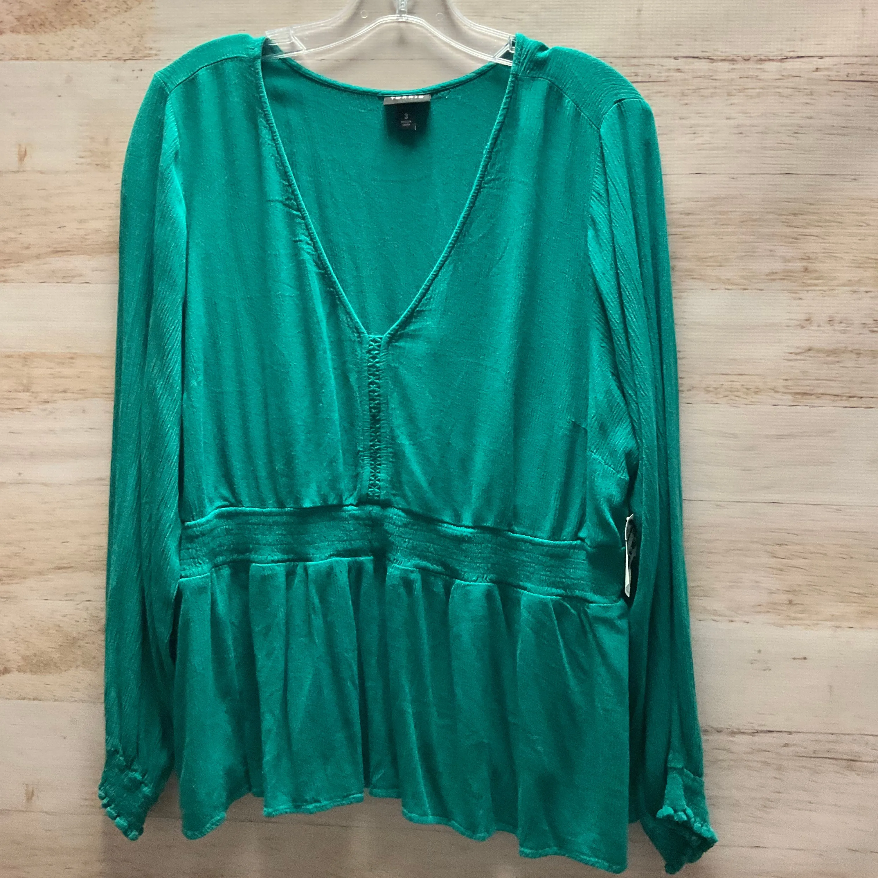 Top Long Sleeve By Torrid In Green, Size: Xxxl